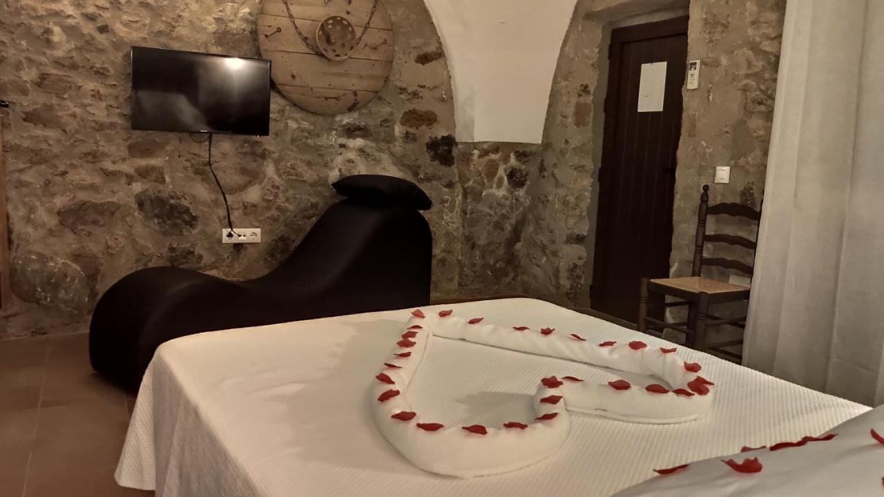 Apartamentos Rurales La Casa De Luis Santa Cruz de la Sierra Esterno foto