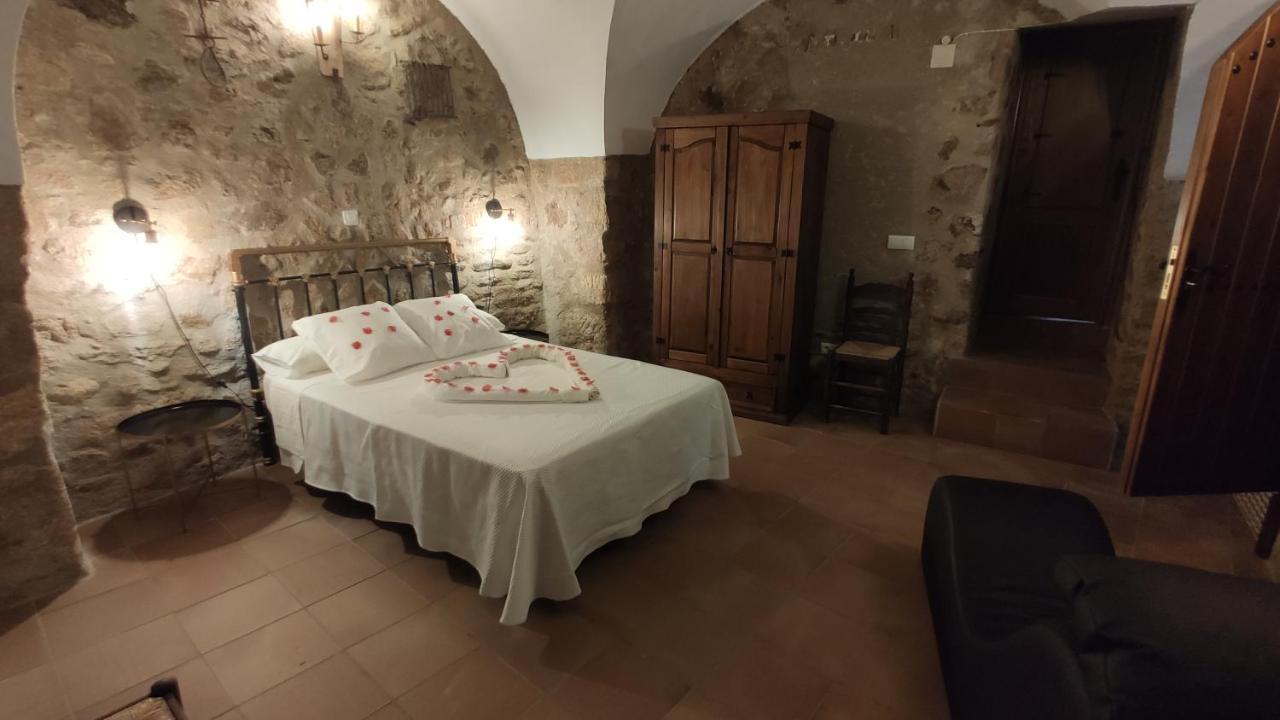 Apartamentos Rurales La Casa De Luis Santa Cruz de la Sierra Esterno foto