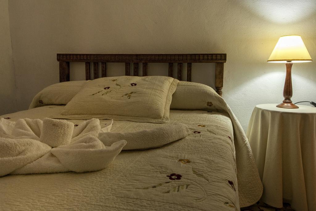 Apartamentos Rurales La Casa De Luis Santa Cruz de la Sierra Esterno foto
